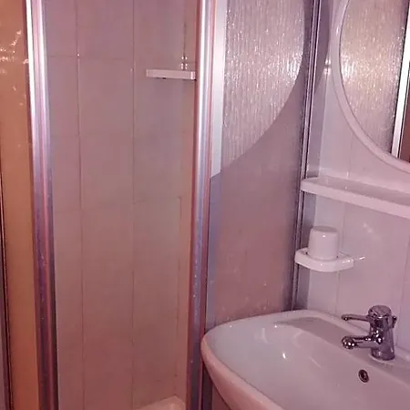 Entreves Oda ve Kahvaltı 3*