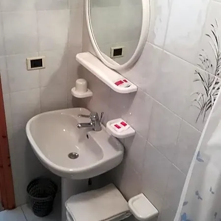 Entreves Oda ve Kahvaltı 3*