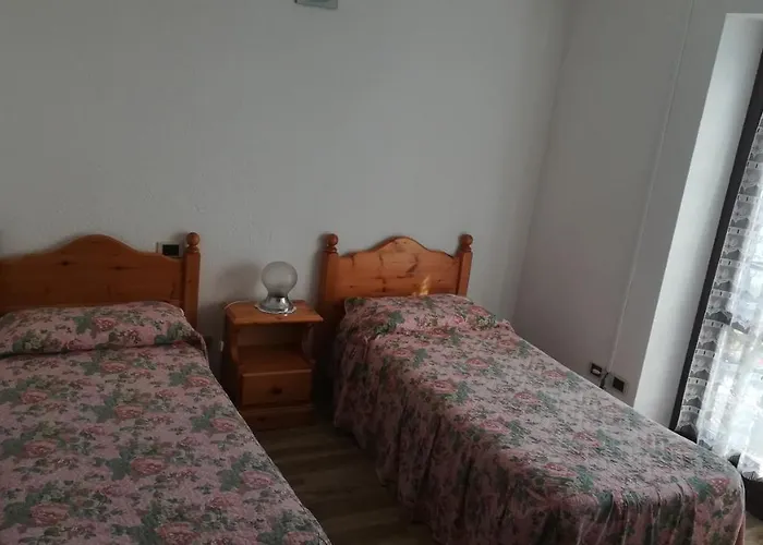 לינה וארוחת בוקר Entreves 3*