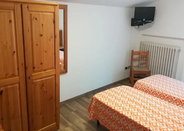 Entreves Nocleg ze śniadaniem 3*